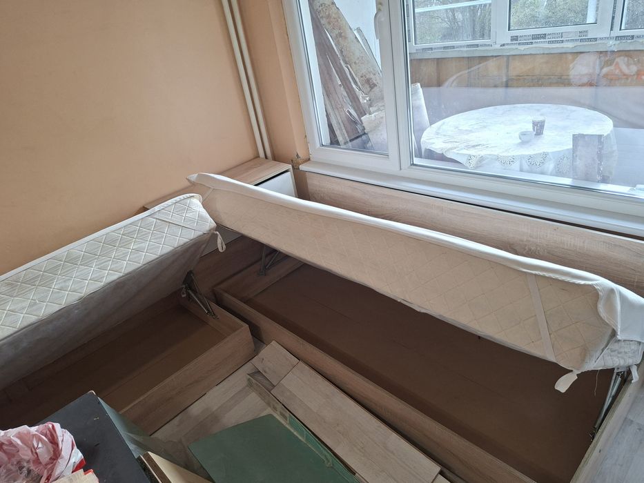 Легла, единични повдигане се и ракла