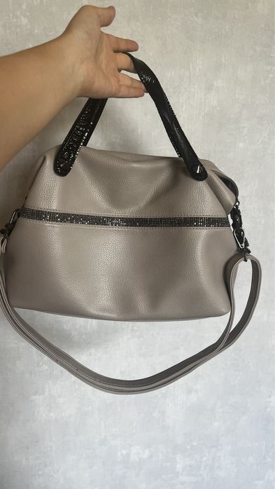 Сумка серая вместимая