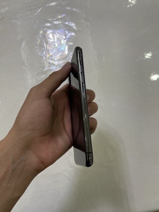 Iphone XS qora..