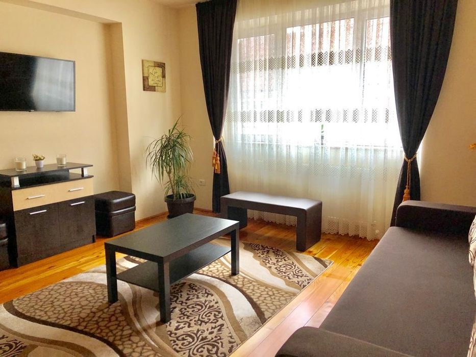 Apartament 3 camere decomandat, etaj 1, Brașov - Centrul Istoric
