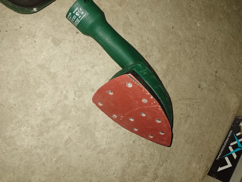 Șlefuitoare cu aspirator Bosch nouă folosită doar odată