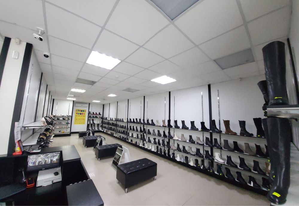 Продам тд кристал  1200 м кв в самом центре