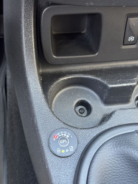 Dacia Duster 1.6 Benzina + GPL fabrica-EURO 6 – 2017 – 165.000 km