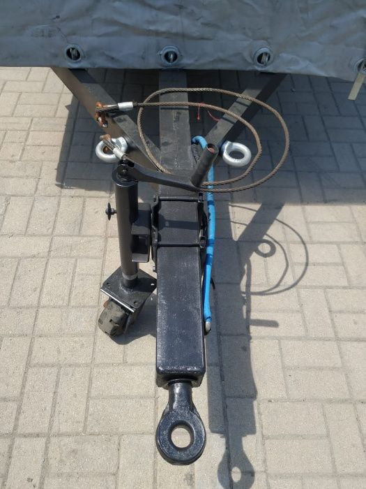 Генератор марки BRENNER прицепной.