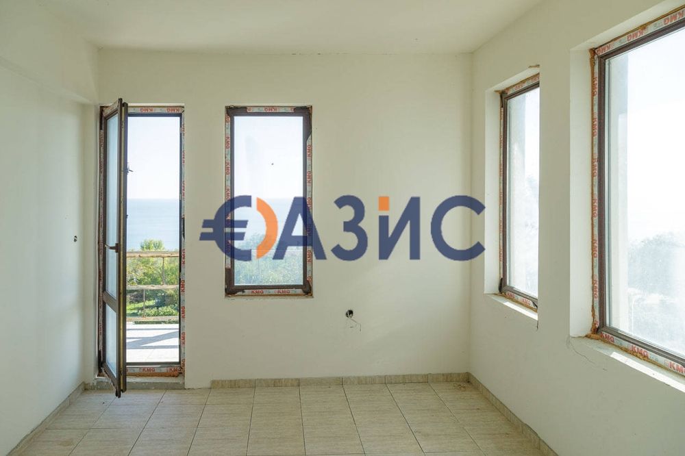 Триетажна вила с панорамна гледка към морето в Балчик, България, 116