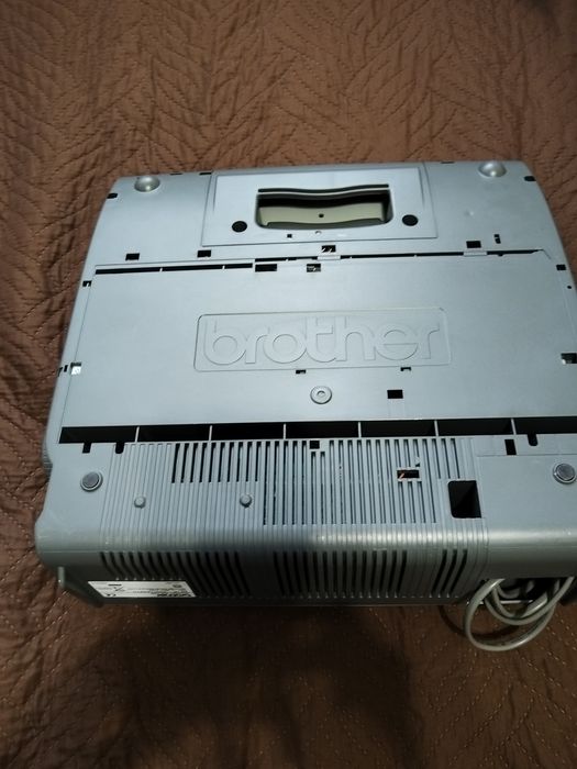 Продавам отлично работеща пишеща машина