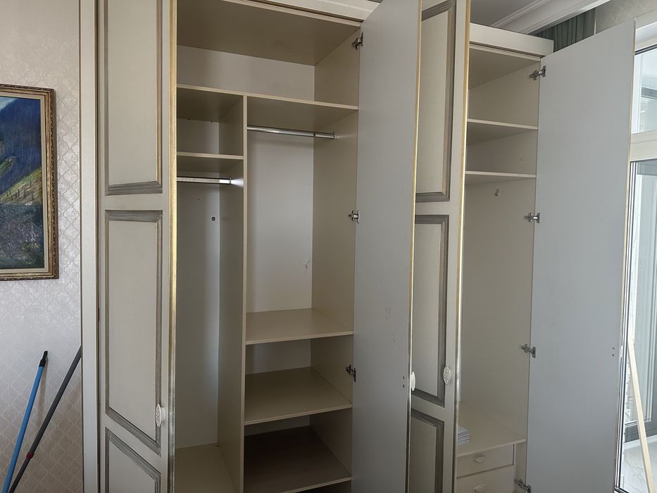 Шкаф распашной в классическом стиле