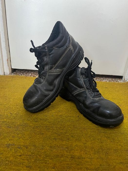 Продается мужская обувь
