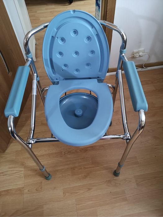 Scaun cu WC de camera