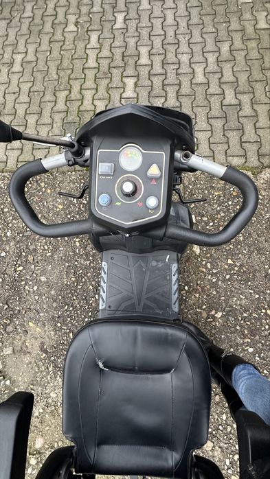 Carucior scaun electric dizabilitati scuter tricicleta carut handicap
