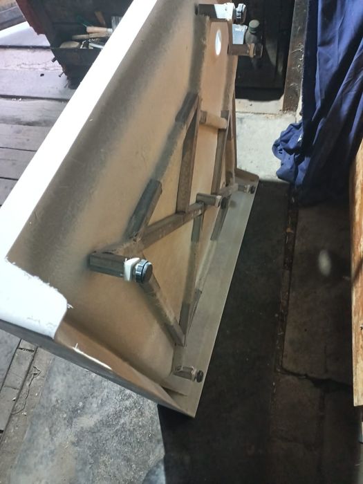 Душевой поддон 100*100