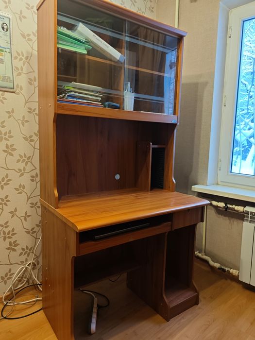 Стол компьютерный