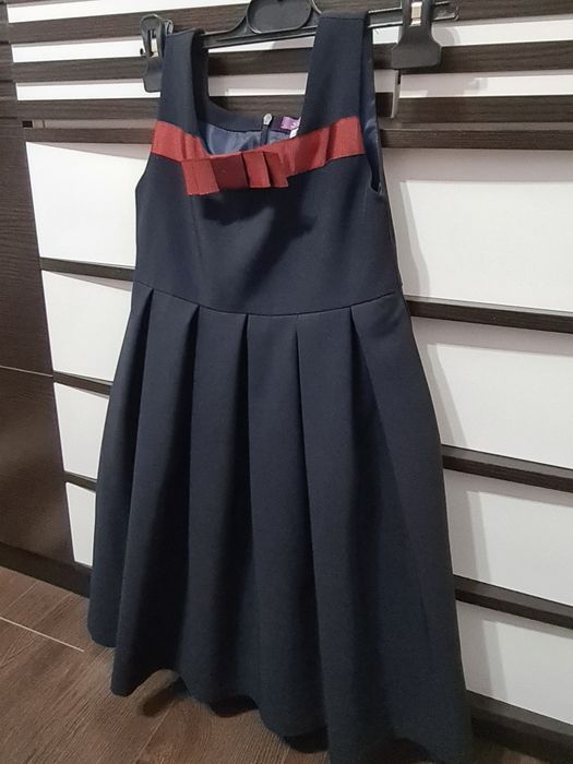 Vând rochiță Lia Fia