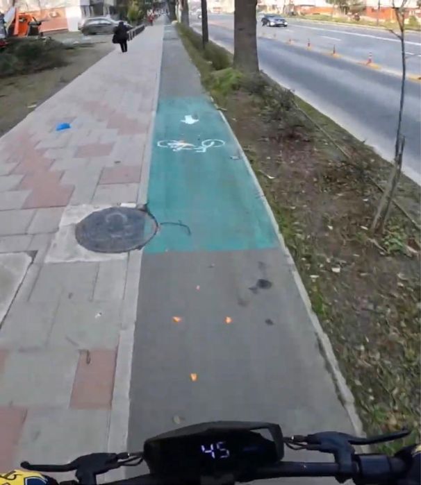 Trotineta Kukirin G2 2025