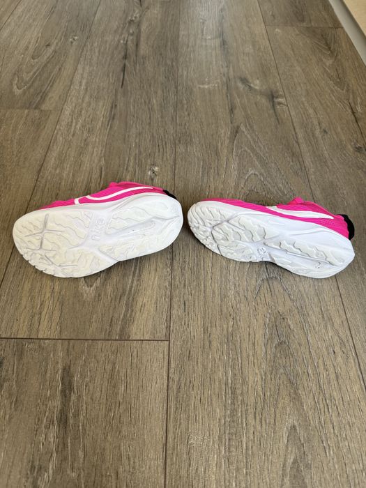 Маратонки nike  размер 27