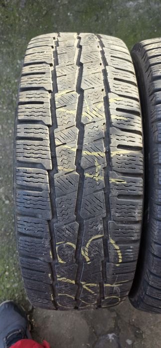 Гуми 2бр 215/65/16 с -1бр - 99лв