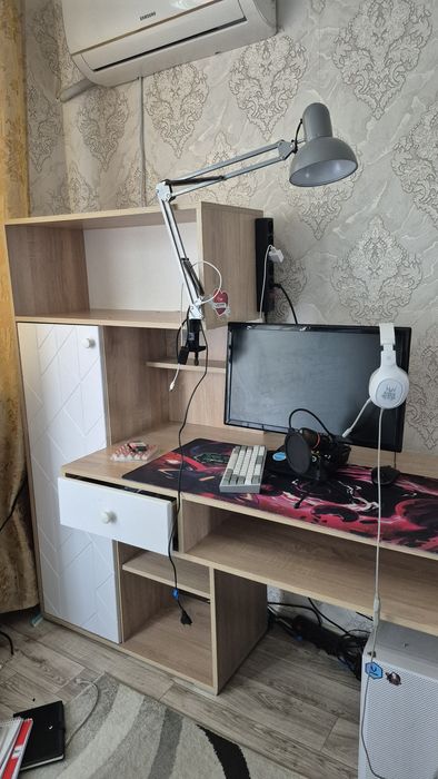 Стол компьютерный