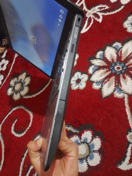 Asus x550c  sotiladi.