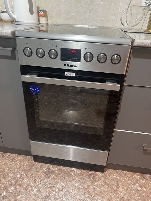 Продам плитка с духовкой| HANSA