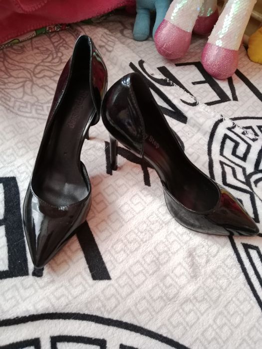 Продам туфли новые