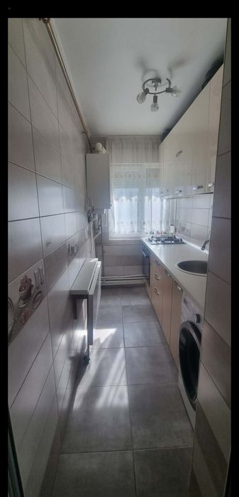 Se vinde apartament 3 camere