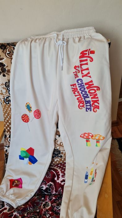 3 Pantaloni de trening