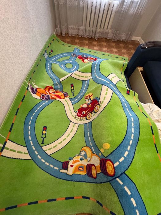 Продам ковер в отличном состоянии