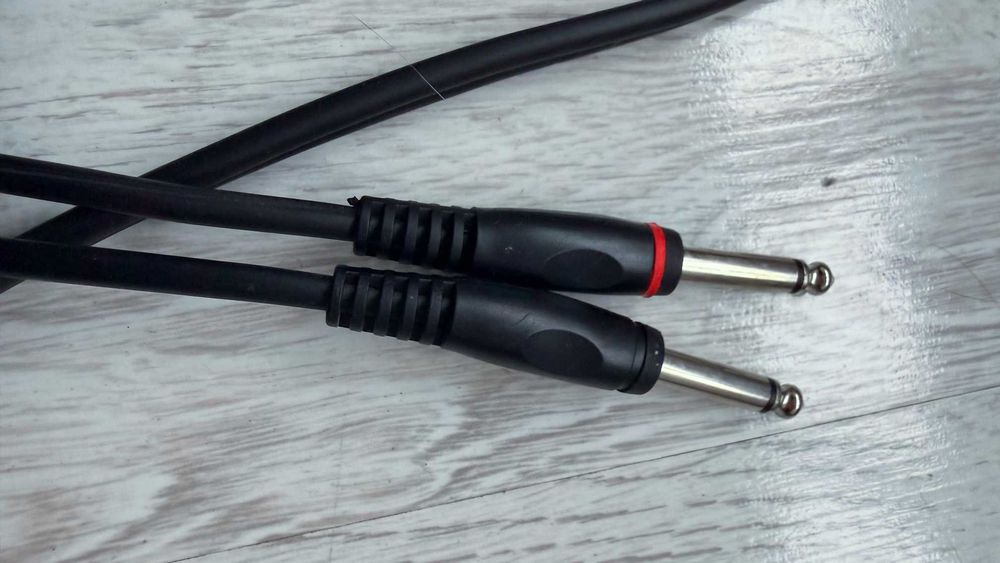 Cablu stereo cu canale separate