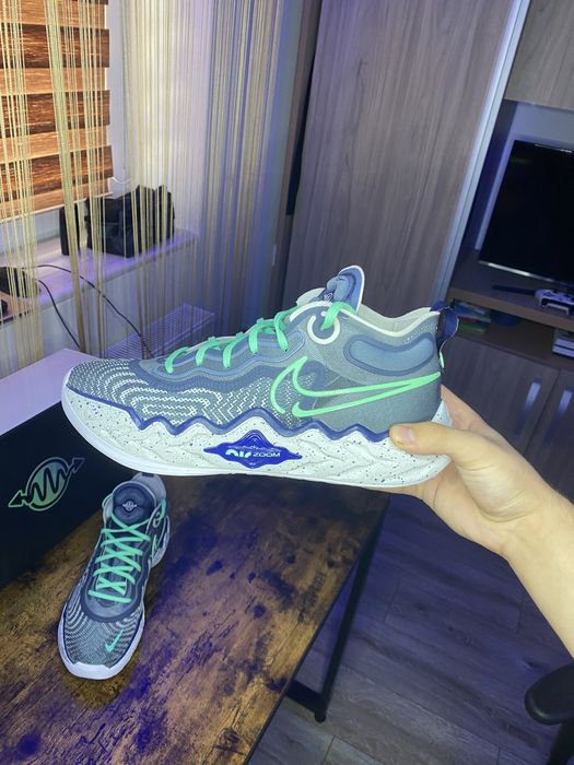 Ghete de baschet nike air zoom g.t. run marimea 44
