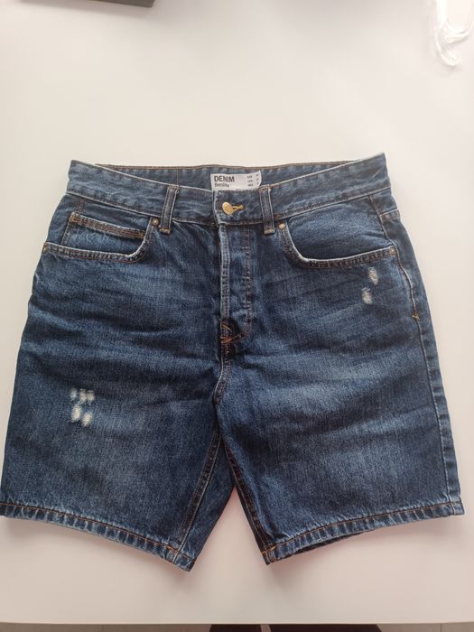 Pantaloni scurți blugi Bershka