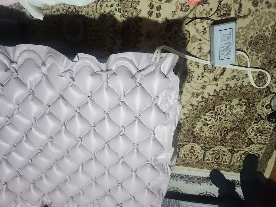 Лечебный матрас для лежащих больных.