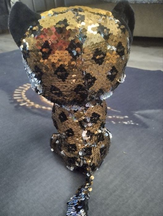 Мягкая игрушка,блестит