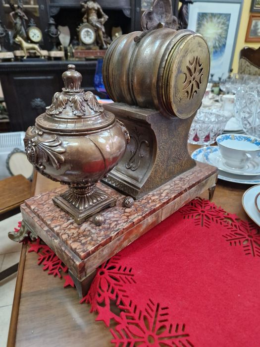 Красив антикварен френски каминен часовник