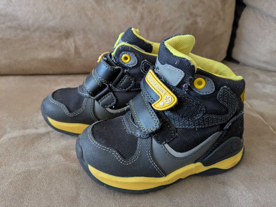 Боти Biomecanics в черно и жълто