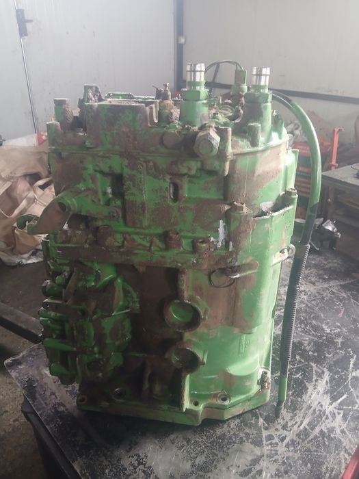 Reparati tractoare
