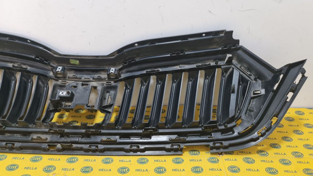 Grila masca radiator bara fata Skoda Octavia 4 5E