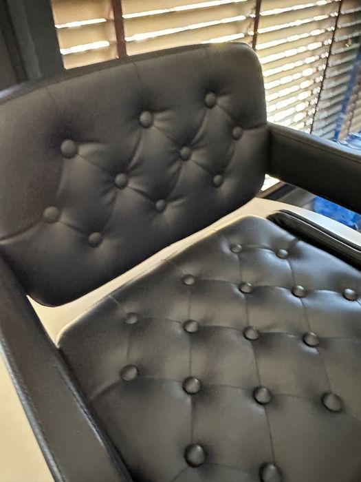 Седалка за бар стол Версай + болтове и ключ