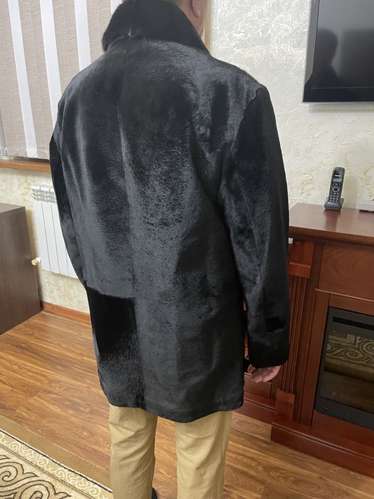 Продам шубу натуральную.