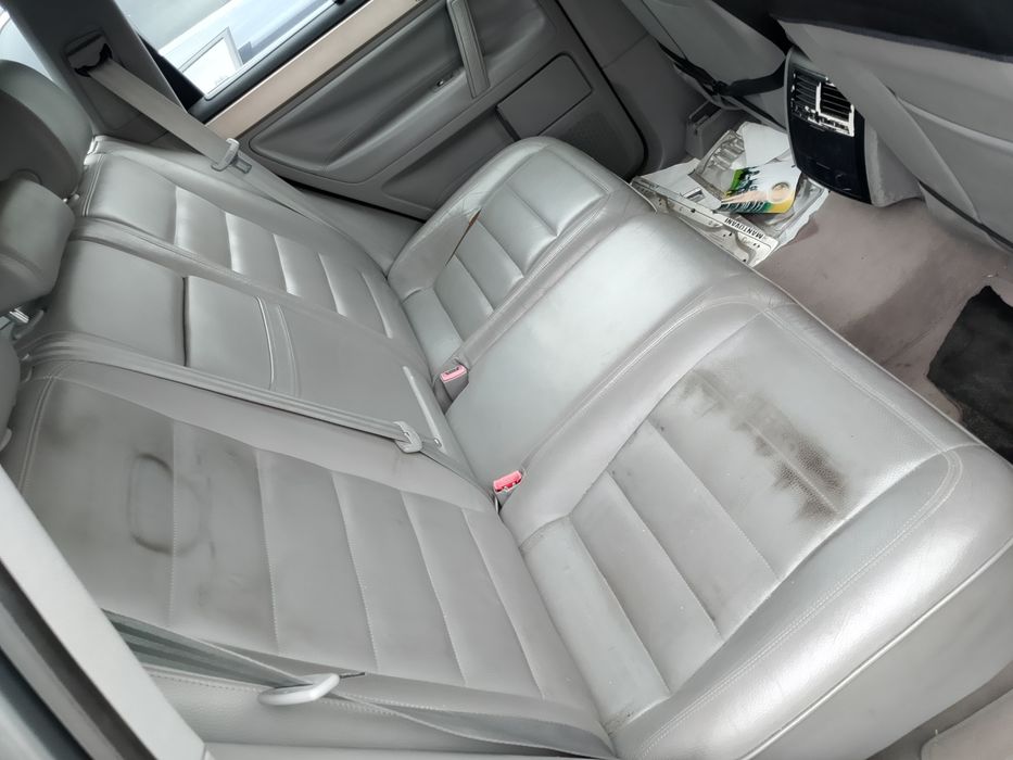 VW Touareg 2.5 ,174 к.с. , ръчка,60 броя на части