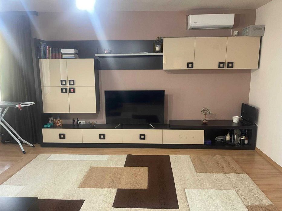 Închiriez apartament 3 camere