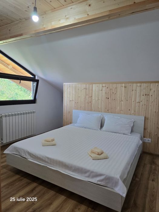 Casa de vanzare + teren 1000m