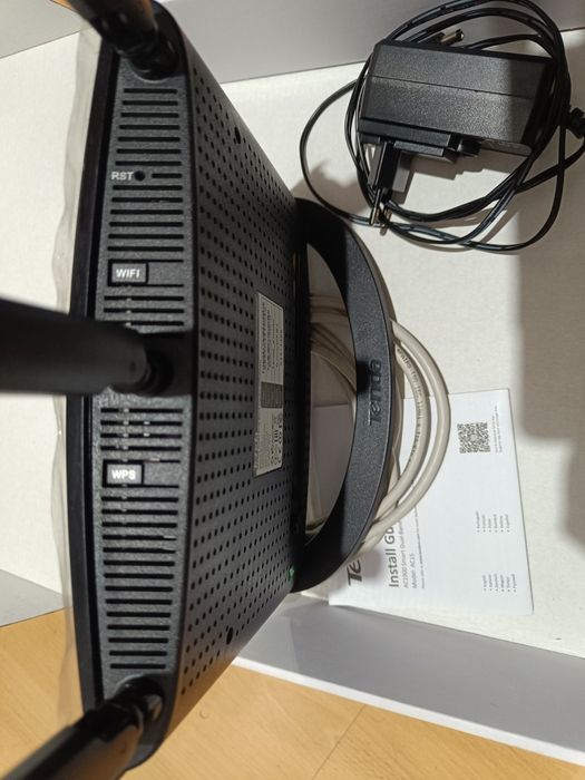 Vând router gigabit Tenda AC1900