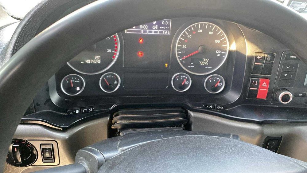 Camion MAN 3 axe cu bena basculabila