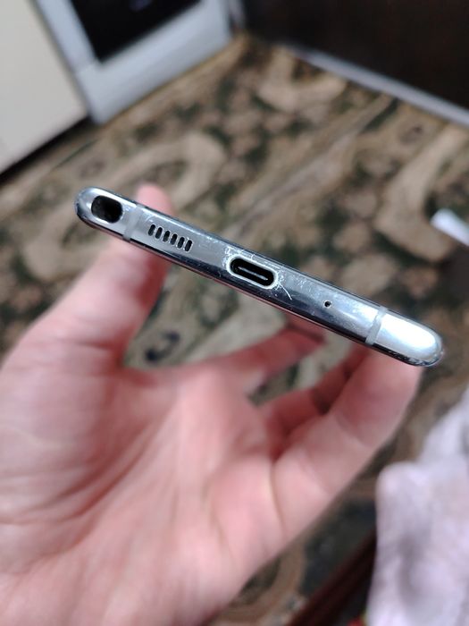 Samsung note 10+5g 12/256 Ishlash holati zor azgina orqa qismi krishka