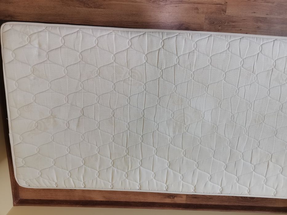 Матрак еднолицев