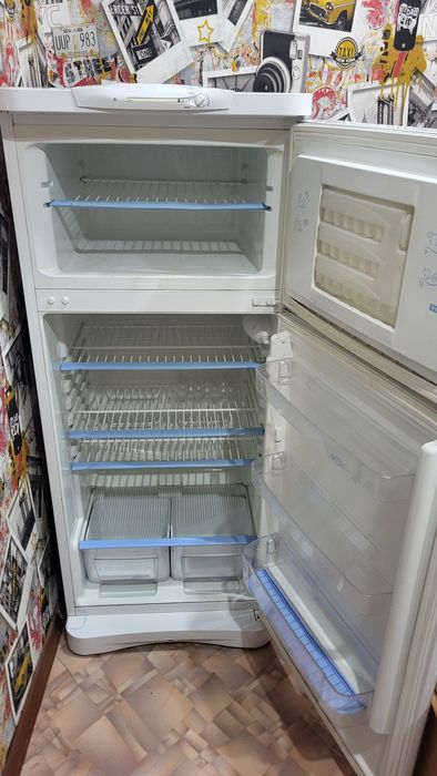 Продам холодильник INDESIT
