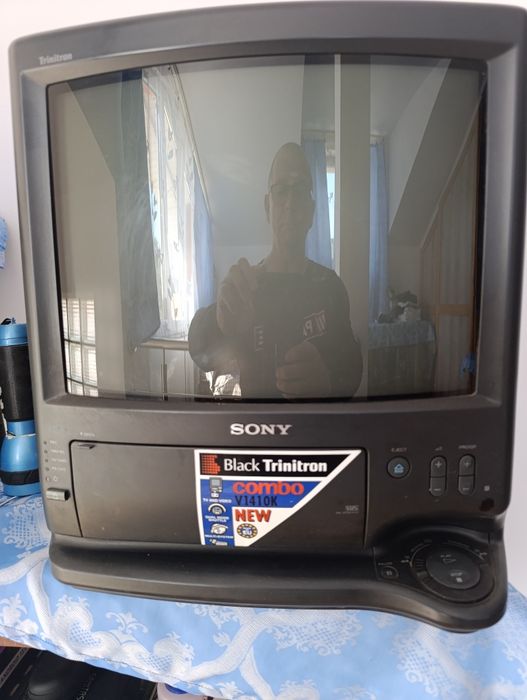 Sony Black Trinitron KV-V1410K + VHS integrat + Telecomandă originală | Retro Gaming