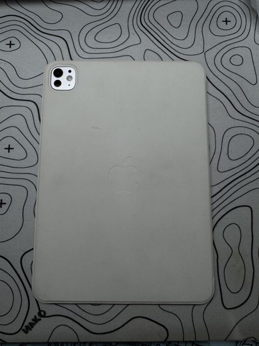 iPad Pro M5 11' + Magic Folio Case