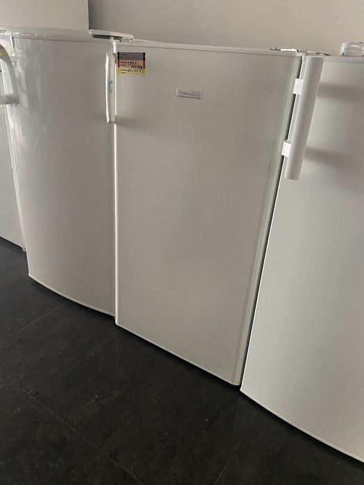 Хладилник Electrolux с малък фризер