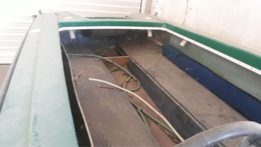 Продавм лодка произход англия